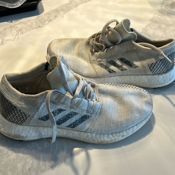 Adidas PureBOOST GO size 7.5 - Picture 2 of 5